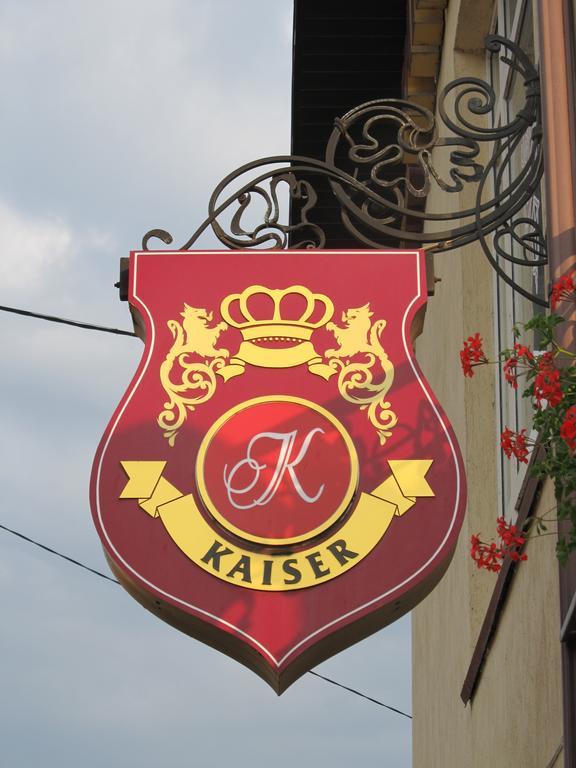 Kaiser Hotel Cernăuți Exterior foto
